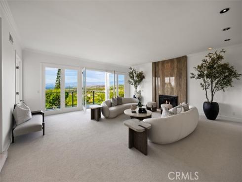 17  Napoli  , Newport Beach, CA