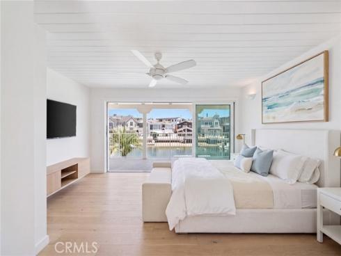 325  Grand Canal  , Newport Beach, CA