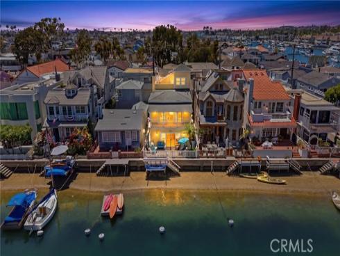 325  Grand Canal  , Newport Beach, CA