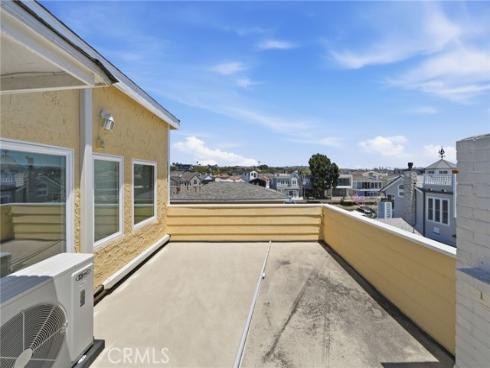 325  Grand Canal  , Newport Beach, CA