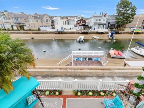 325  Grand Canal  , Newport Beach, CA