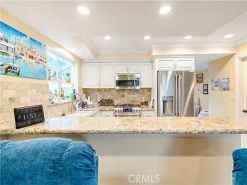 325  Grand Canal  , Newport Beach, CA