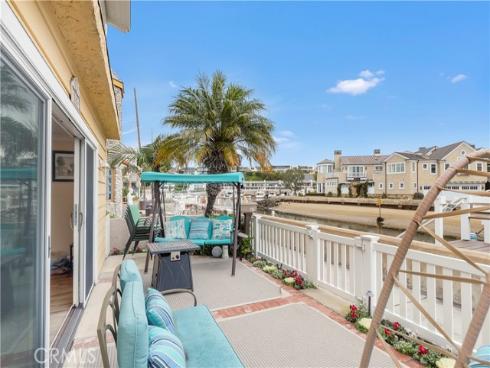 325  Grand Canal  , Newport Beach, CA