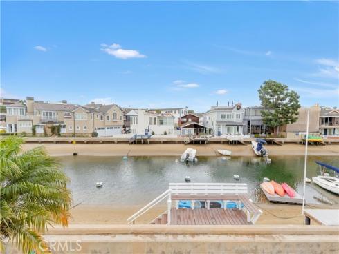325  Grand Canal  , Newport Beach, CA