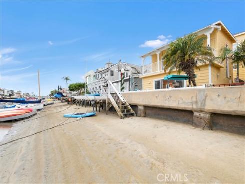 325  Grand Canal  , Newport Beach, CA