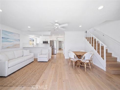 325  Grand Canal  , Newport Beach, CA