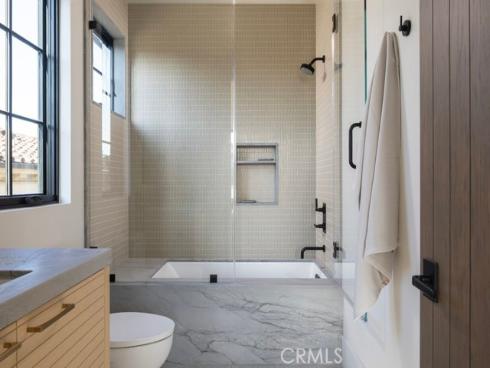 8  Cherry Hills   Ln, Newport Beach, CA