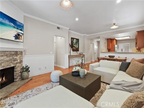 366 Villa Point , Newport Beach, CA