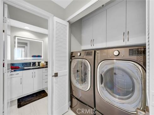 270  Cagney  207 , Newport Beach, CA