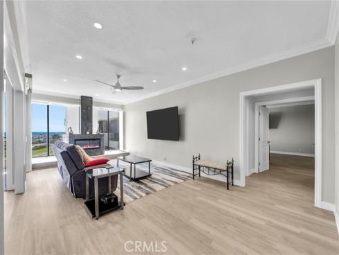 270  Cagney  207 , Newport Beach, CA