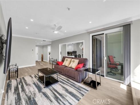270  Cagney  207 , Newport Beach, CA