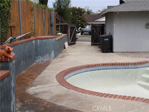 2306  Redlands  , Newport Beach, CA