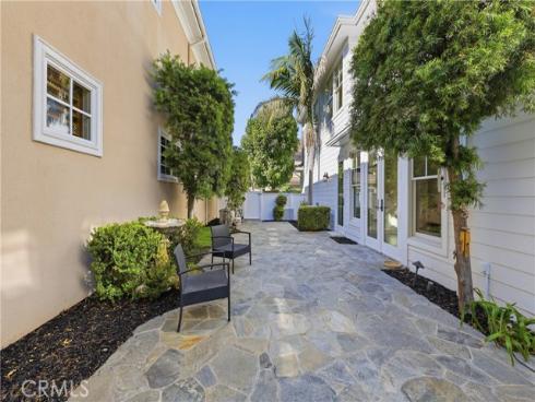 30  Long Bay  , Newport Beach, CA