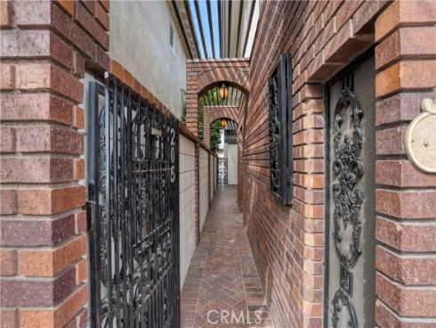 205  Via Lido Soud  , Newport Beach, CA