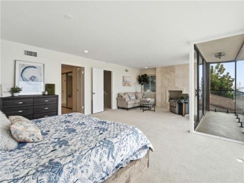 205  Via Lido Soud  , Newport Beach, CA