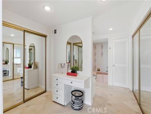 205  Via Lido Soud  , Newport Beach, CA