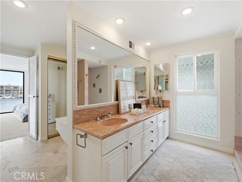 205  Via Lido Soud  , Newport Beach, CA