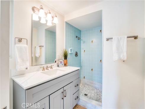 205  Via Lido Soud  , Newport Beach, CA
