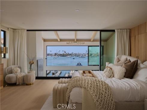 809  Via Lido Soud  , Newport Beach, CA