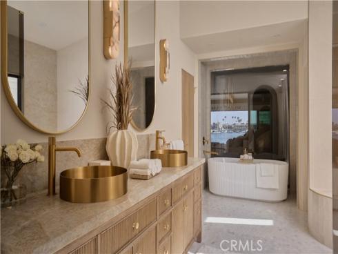 809  Via Lido Soud  , Newport Beach, CA