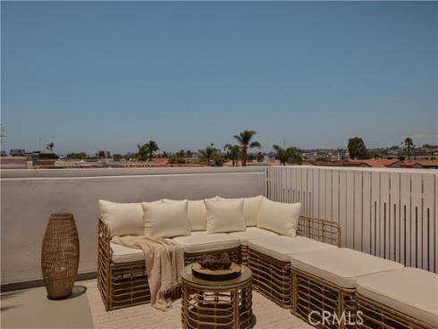 809  Via Lido Soud  , Newport Beach, CA