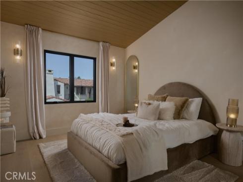 809  Via Lido Soud  , Newport Beach, CA