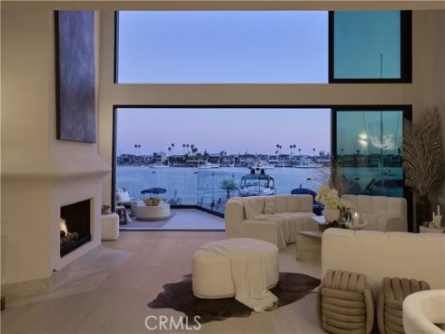 809  Via Lido Soud  , Newport Beach, CA