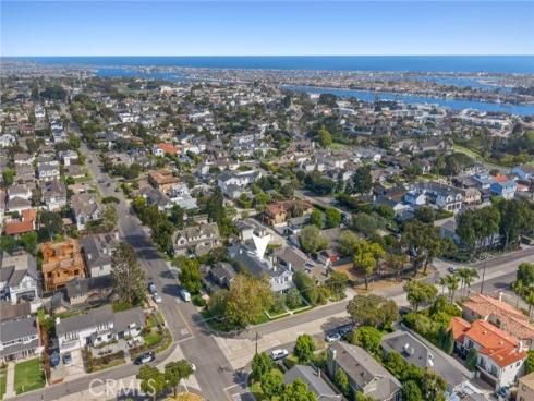460  Santa Ana   Avenue, Newport Beach, CA