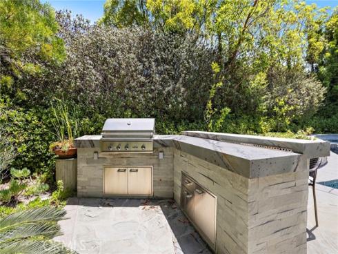 16  Regents  , Newport Beach, CA