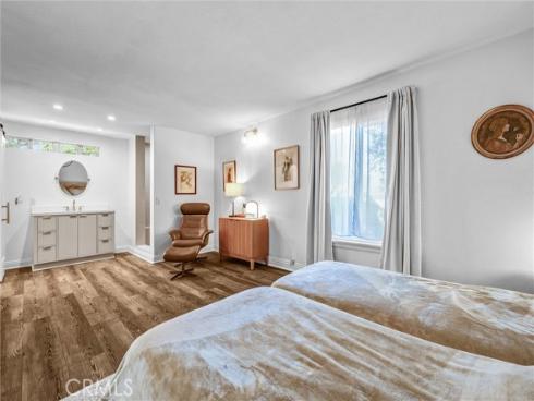 2504  University  , Newport Beach, CA