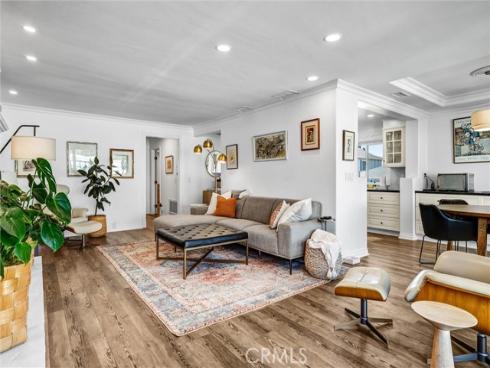 2504  University  , Newport Beach, CA