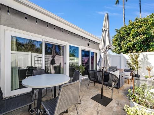 2504  University  , Newport Beach, CA