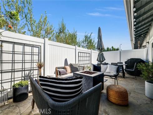 2504  University  , Newport Beach, CA