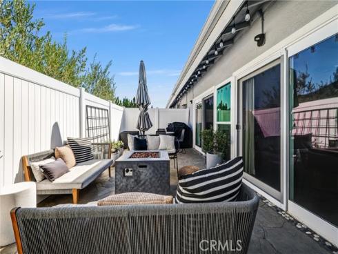 2504  University  , Newport Beach, CA