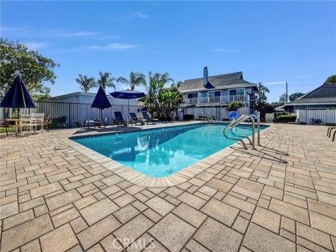 2504  University  , Newport Beach, CA