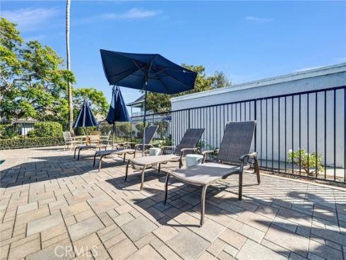 2504  University  , Newport Beach, CA