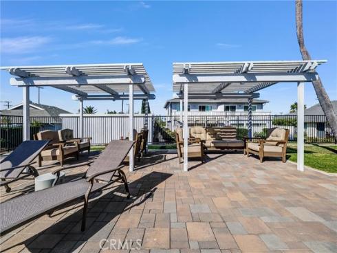 2504  University  , Newport Beach, CA