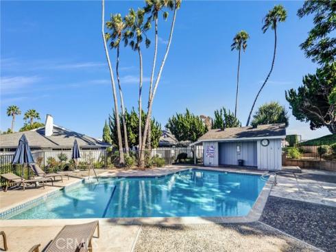 2504  University  , Newport Beach, CA