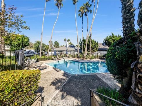 2504  University  , Newport Beach, CA