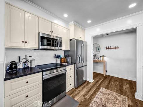2504  University  , Newport Beach, CA