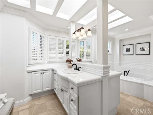 5  Cape Woodbury  , Newport Beach, CA