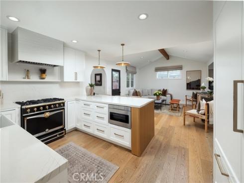 2771 Bayshore , Newport Beach, CA