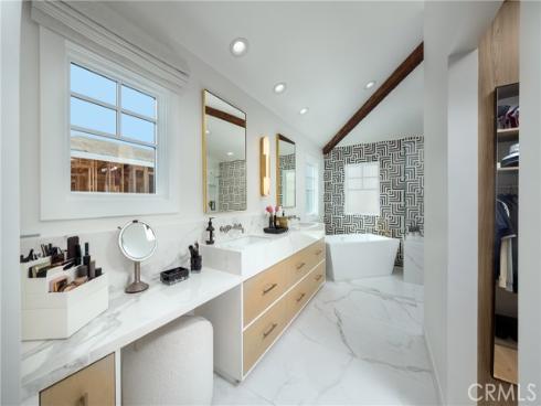 2771 Bayshore , Newport Beach, CA