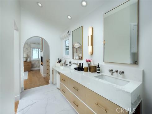 2771 Bayshore , Newport Beach, CA