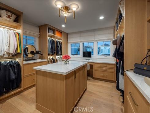 2771 Bayshore , Newport Beach, CA