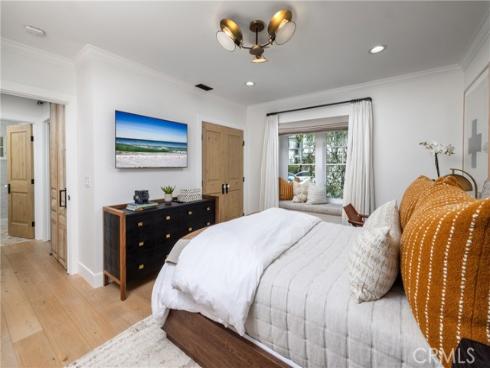 2771 Bayshore , Newport Beach, CA