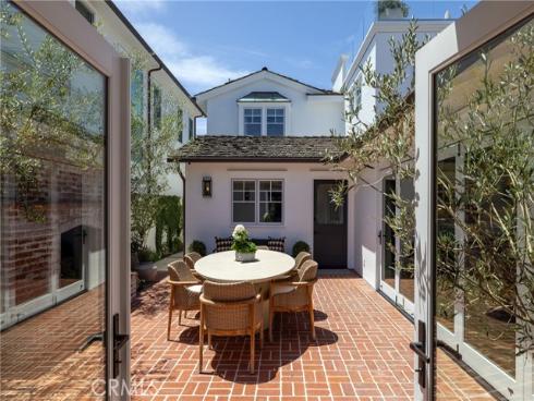 2771 Bayshore , Newport Beach, CA