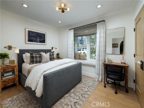 2771 Bayshore , Newport Beach, CA