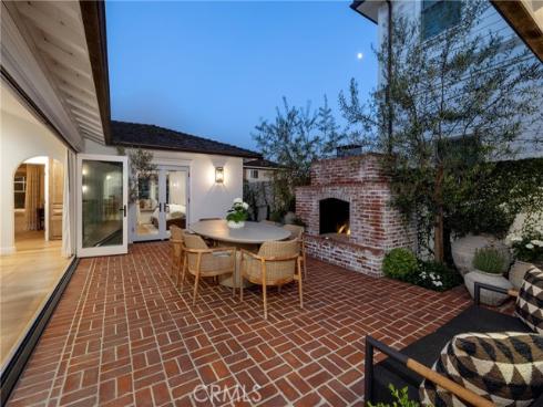 2771 Bayshore , Newport Beach, CA