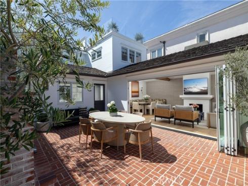 2771 Bayshore , Newport Beach, CA